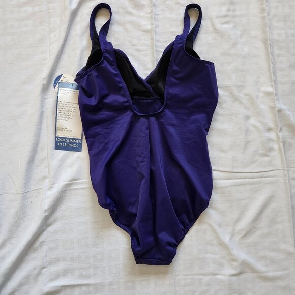 Croft & Barrow Body Sculptor Womens Swimsuit Size 18 Purple Soft Cup Ruched Slim - Picture 2 of 4